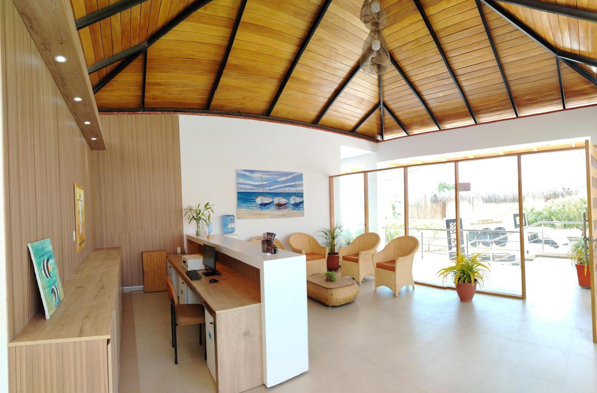 Prim Hotel Вичайито Экстерьер фото
